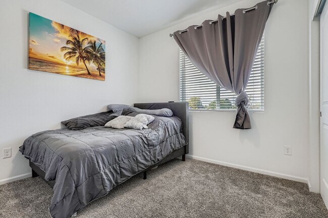 Building Photo - Beautiful Townhome- Great location off Tower Road! Low-maintenance living! (1/2 off 1st months' r...