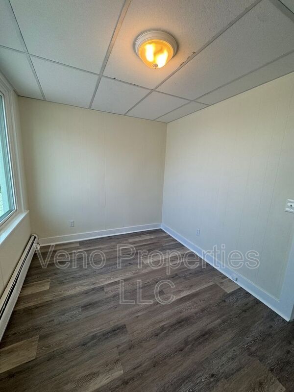 Building Photo - 91 Egbert St