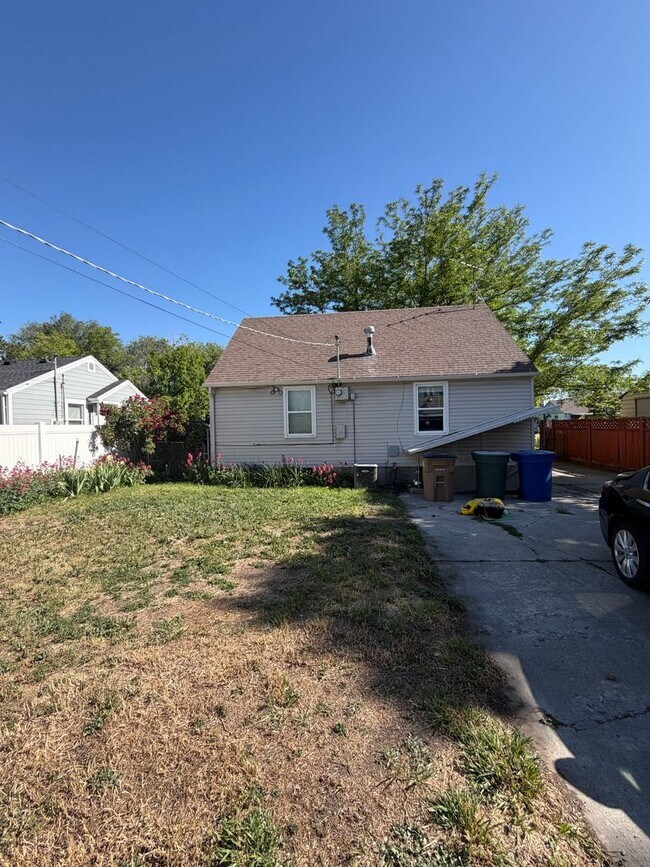 Building Photo - GORGEOUS Salt Lake City Home!!!