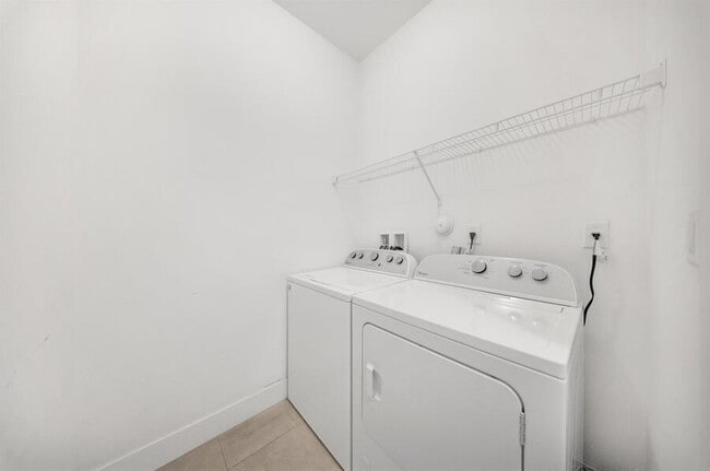 Building Photo - 10081 NW 75th Terrace