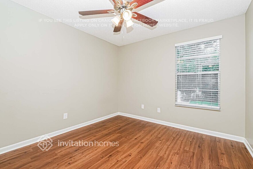 Building Photo - 553 Oak Creek Dr