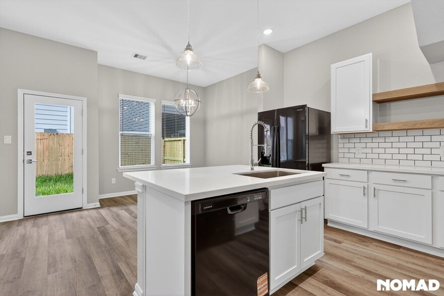 Building Photo - 208 Clark Rd