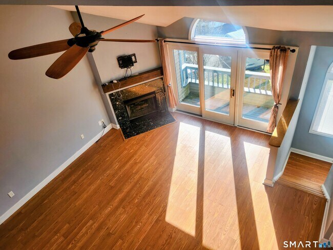 Building Photo - 15 Perry Ave