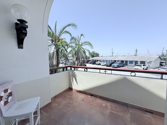 Primary Photo - 735 Dodecanese Blvd