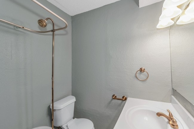 Building Photo - 2710 Holmes St