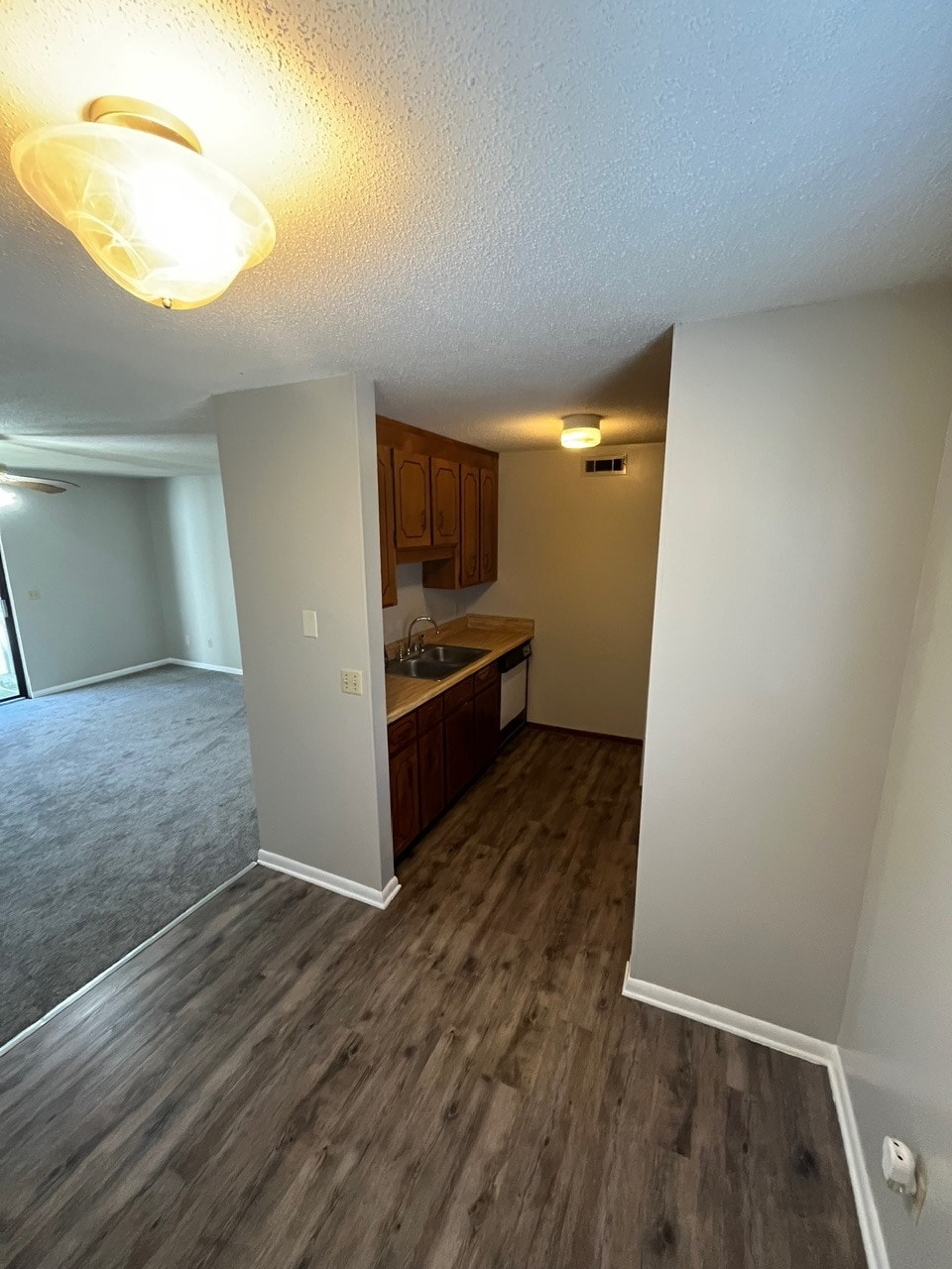 Building Photo - 300 Apache Dr