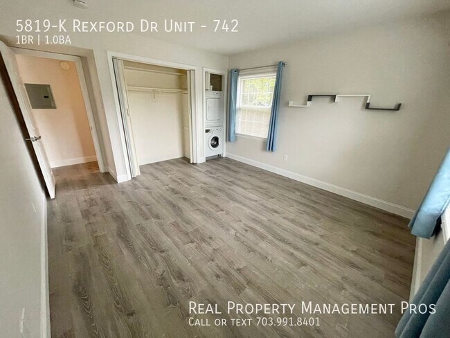 Building Photo - 5819-K Rexford Dr Unit-742