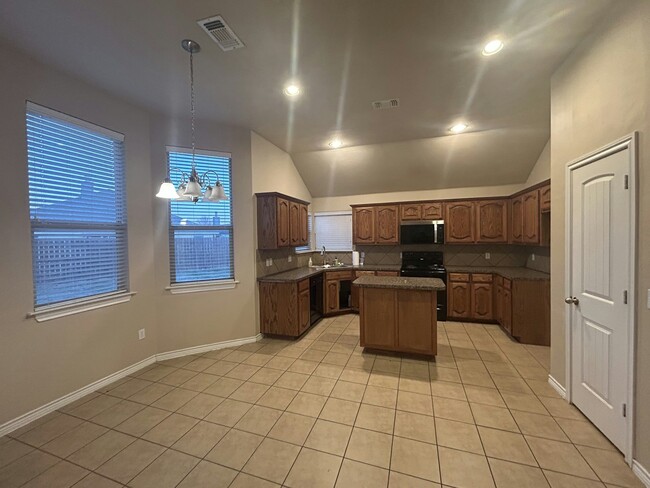 Building Photo - 2400 Rookhaven Ln