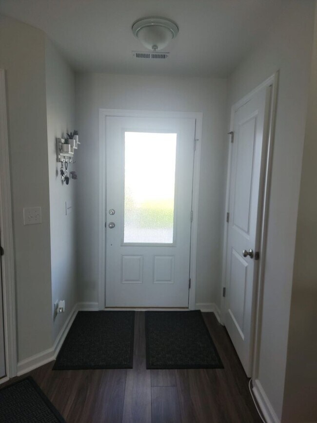 Building Photo - 405 Eclipse Ln