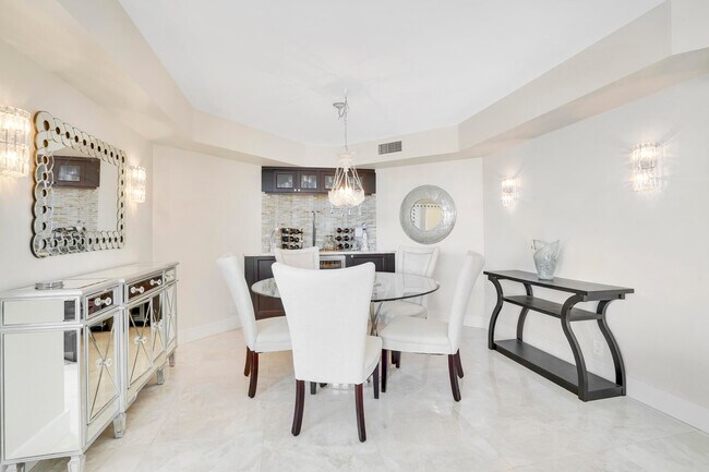Building Photo - 550 S Ocean Blvd
