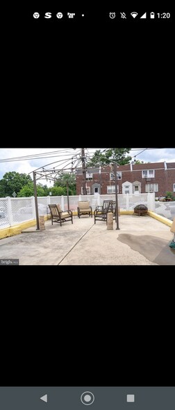 Building Photo - 5400 Valley St