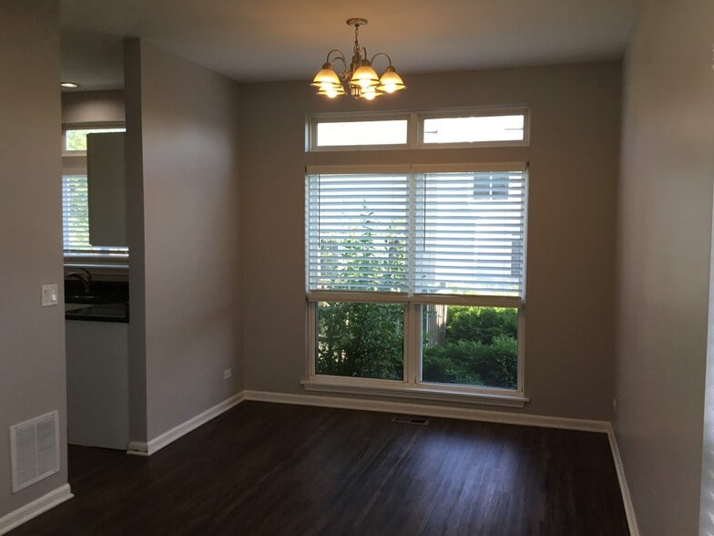 Building Photo - 211 Tanglewood Ct