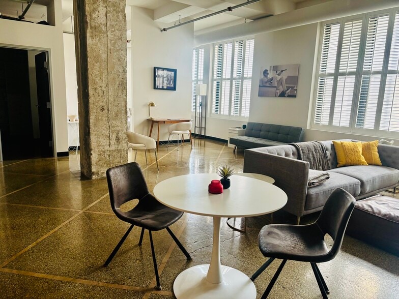 Building Photo - 350 Saint Peter St