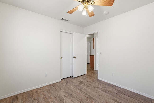 Building Photo - 3 Bedroom Home in Bridlewood!