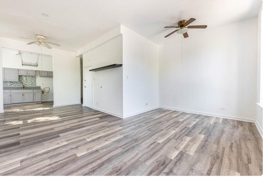 Building Photo - 901 W 19th St