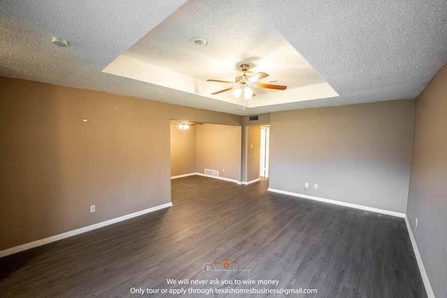 Living Room - 1811 San Rafael St