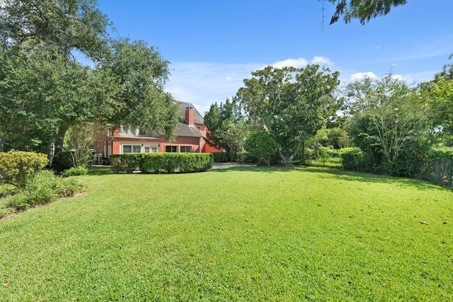 Building Photo - 57 Foxhall Crescent Dr