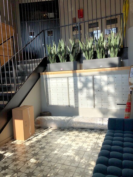 Building Photo - 215 N Aberdeen St