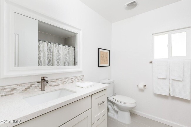 Building Photo - 8841 S 51st St