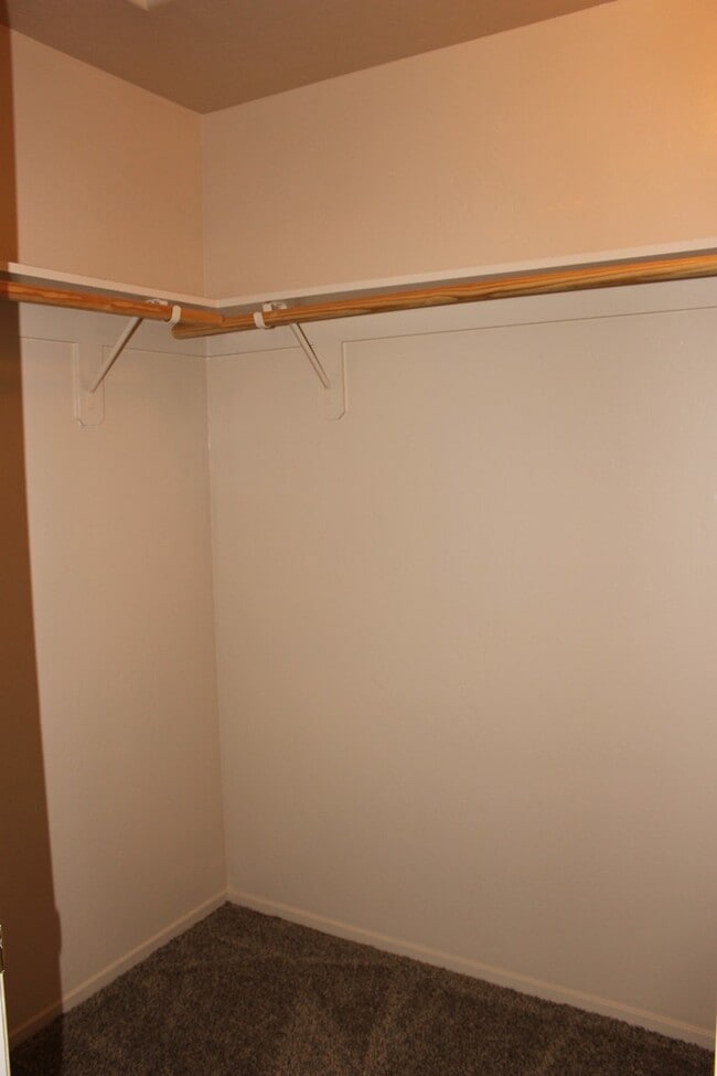 Building Photo - 1327 Clipper Hills Dr