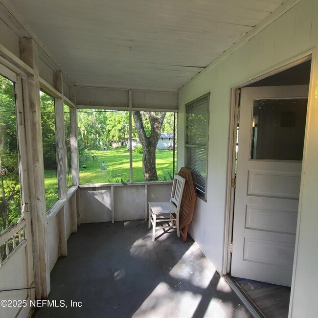 Building Photo - 1420 Lake Disston Dr
