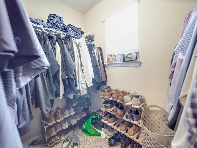 Building Photo - 5657 Tipperlinn Way