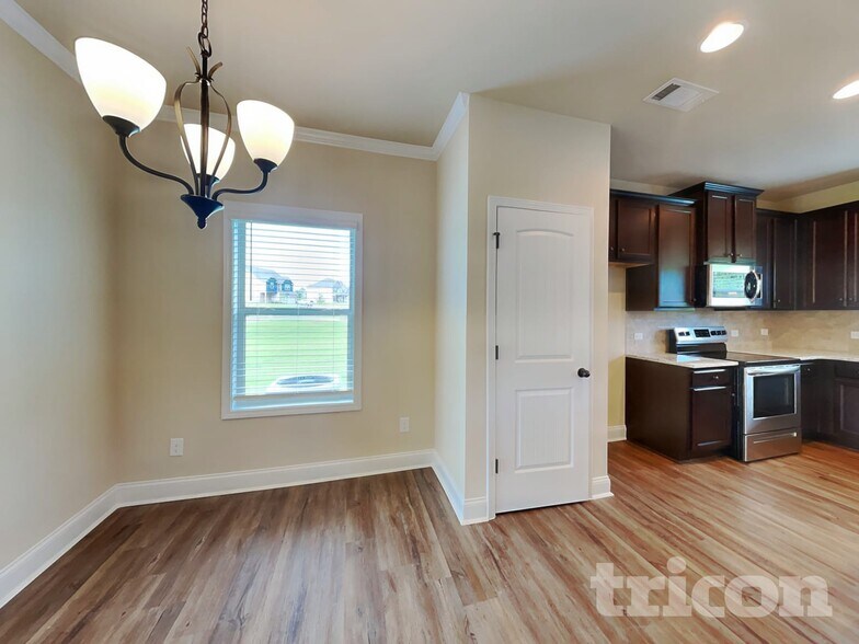 Building Photo - 118 Massey Ln