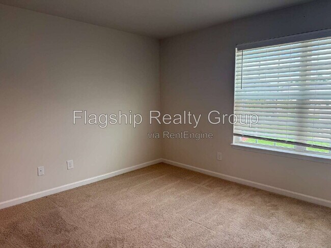 Building Photo - 4109 Laurel Rdg Dr