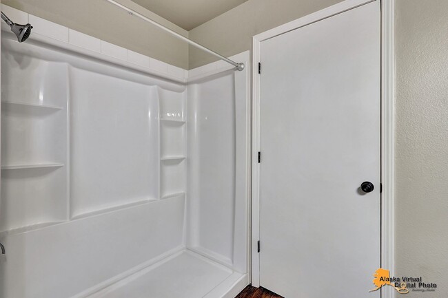 Building Photo - Charming 3 Bedroom Ranch Style Home in East Anchorage