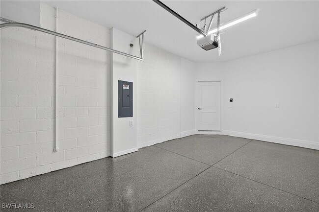 Building Photo - 14995 White Pearl Rd