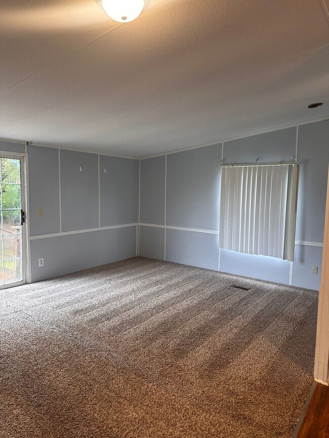 Building Photo - RENTAL HOME 3BD/2BTH
