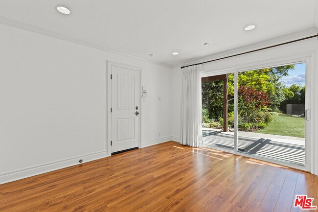 Building Photo - 134 N Westgate Ave