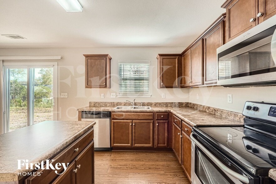 Building Photo - 2508 Walnut Forest Dr