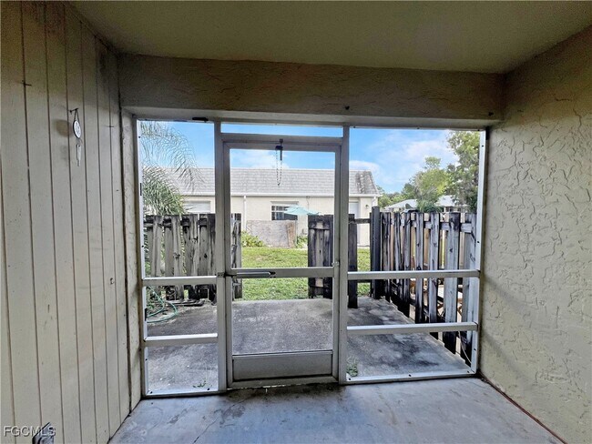 Building Photo - 6635 Warwick Cir