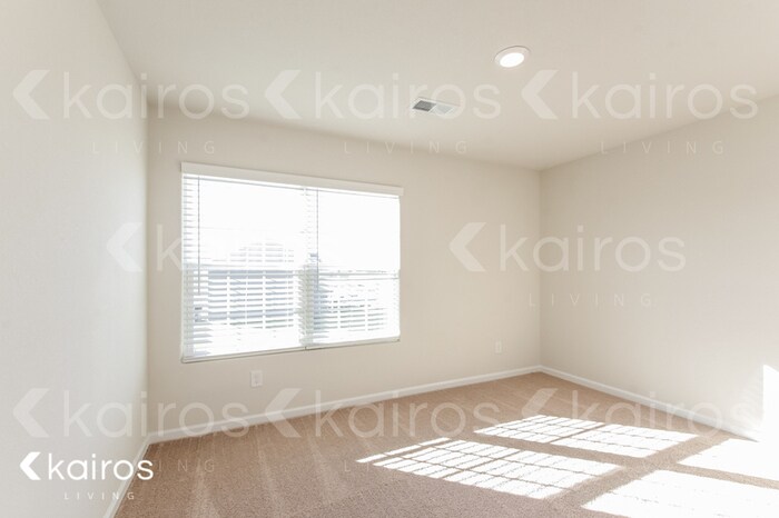 Building Photo - 207 Common Reed Dr