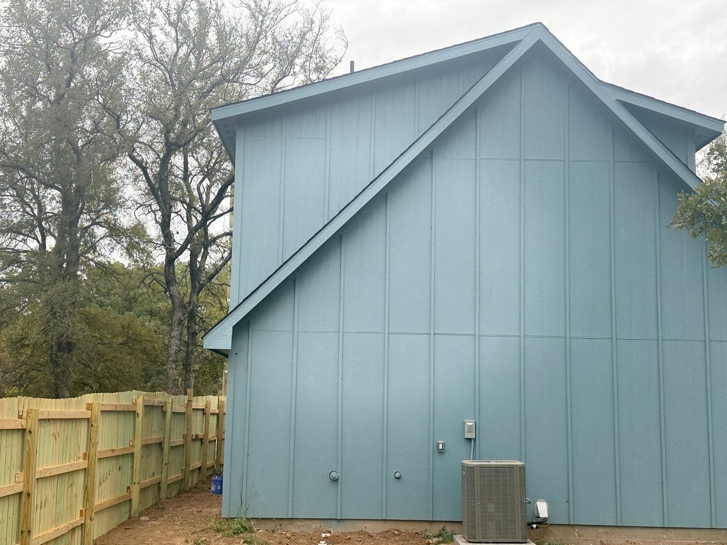 Building Photo - 151 Sleepy Meadow Dr