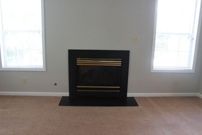 Building Photo - 325 Waterdown Dr