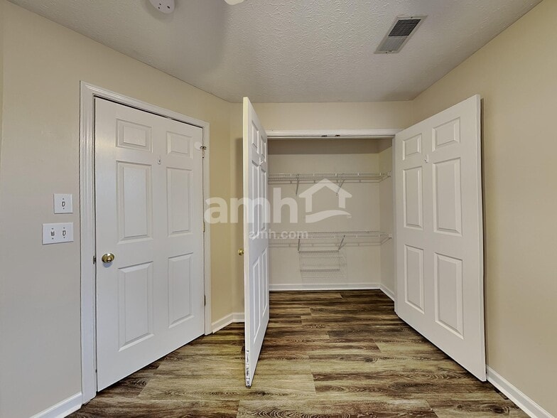 Building Photo - 1007 Rutherford Way