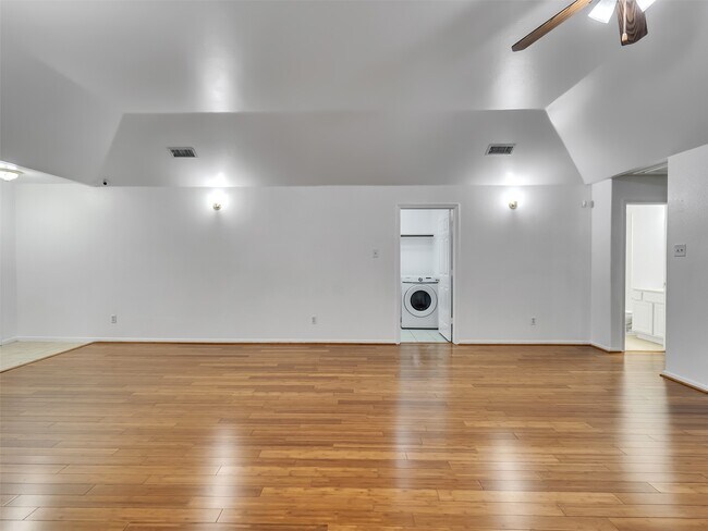 Building Photo - 7211 Canda Ln