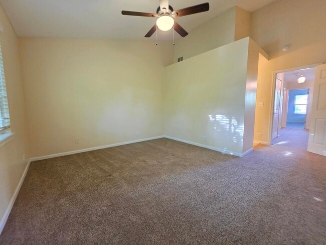 Building Photo - 3045 Kentshire Cir