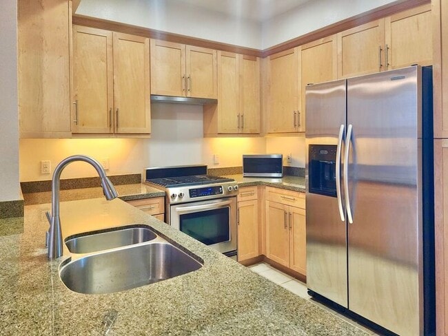 Building Photo - 12842 Palm St