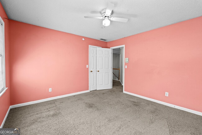 Building Photo - 255 Woodstream Dr