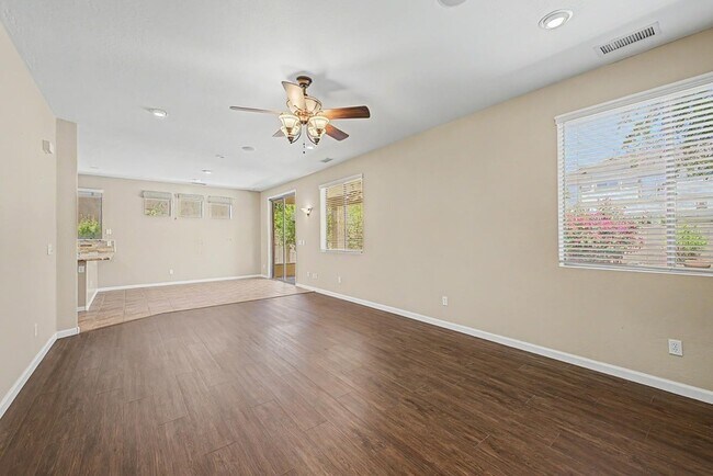 Building Photo - 472 W Pelican Dr