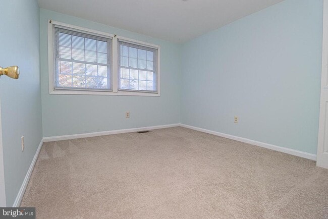 Building Photo - 1738 Farmington Ct