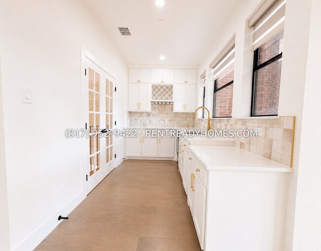 Building Photo - 1750 Greenwood Ct