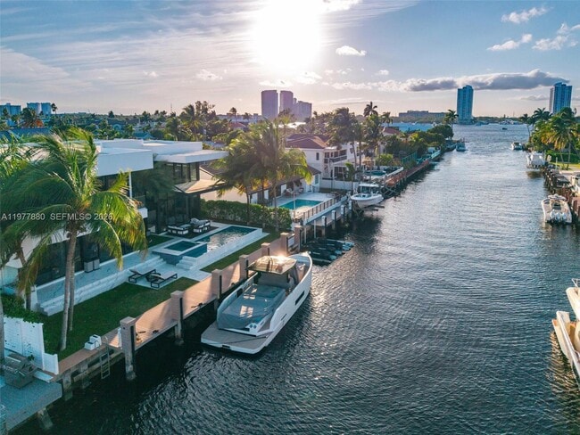 Building Photo - 3367 NE 168th St