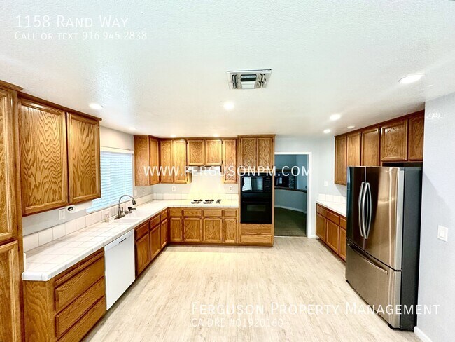 Building Photo - 1158 Rand Way