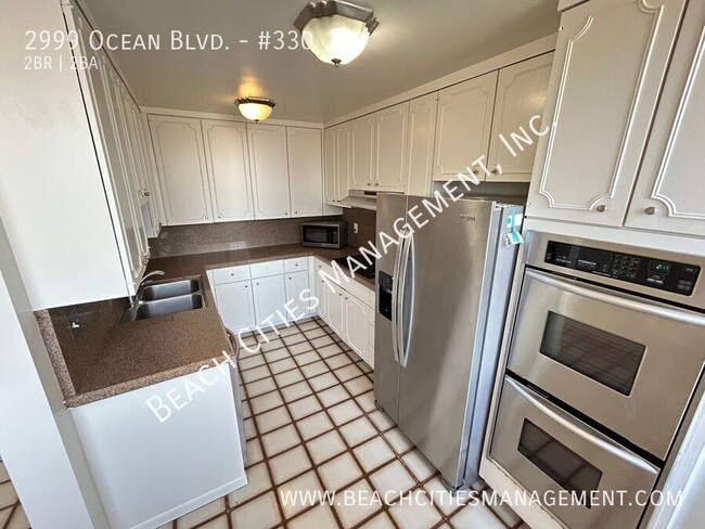 Building Photo - Large, Pet-Friendly Condo with Ocean Views...