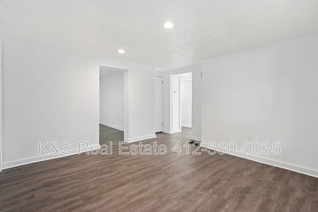 Building Photo - 922 Hill Ave