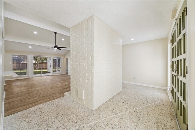 Building Photo - 2319 Wallingford Dr